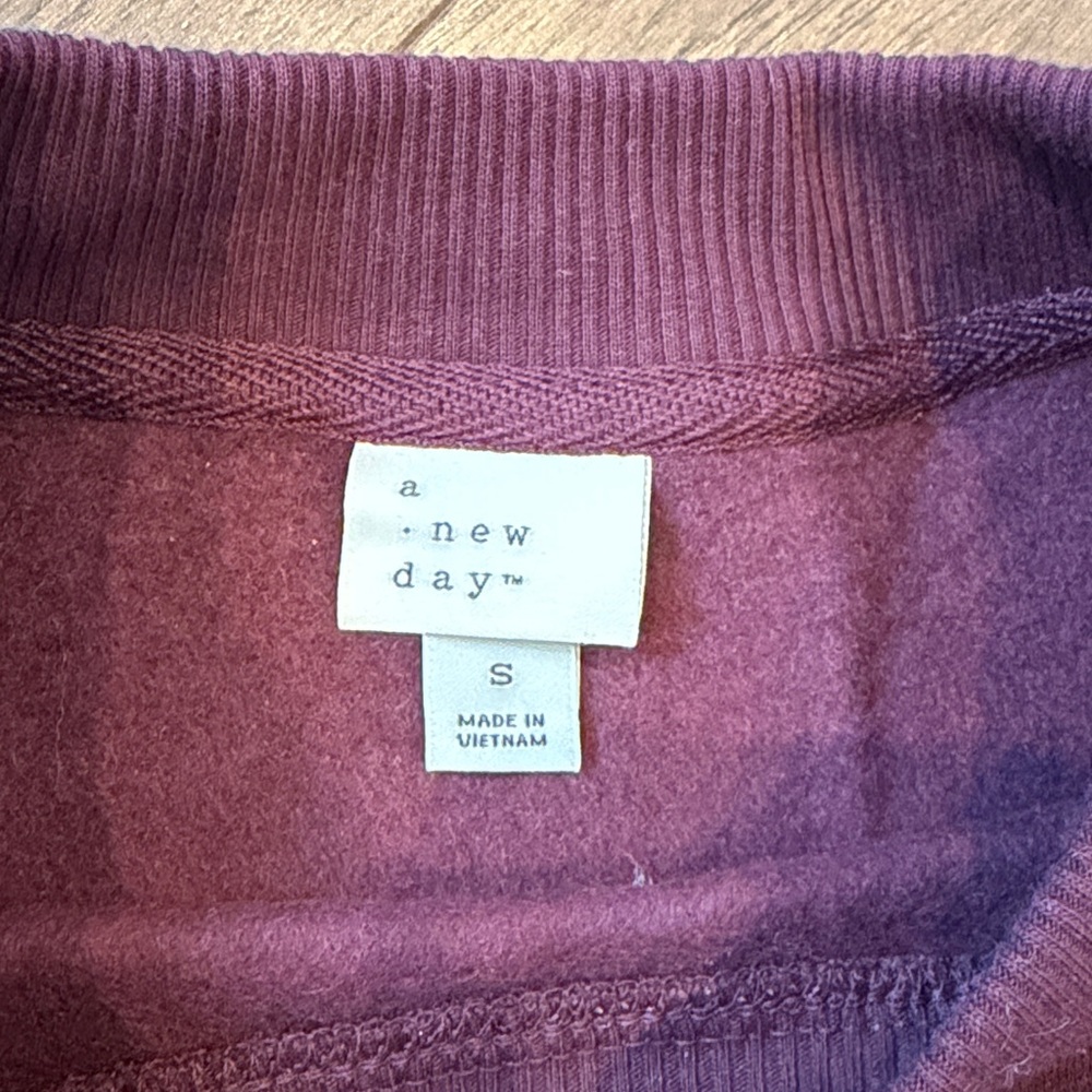 A New Day Rhinestone Fleece Sweater Small - Picture 4 of 6